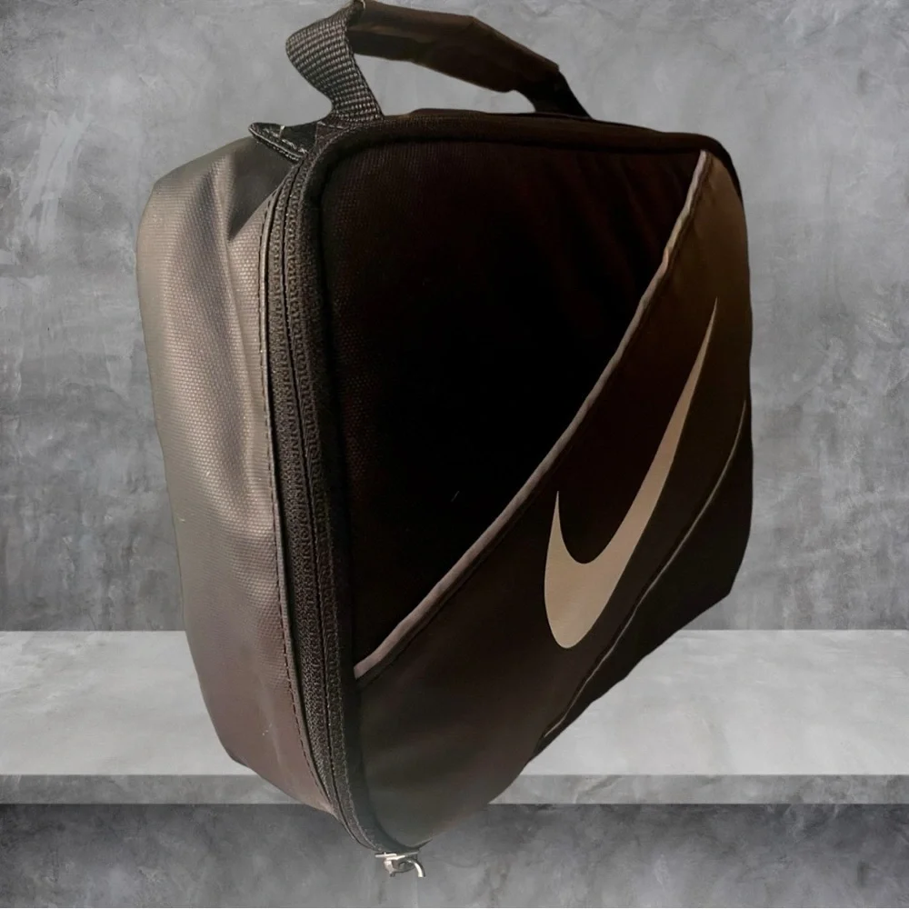 Nike or w’2